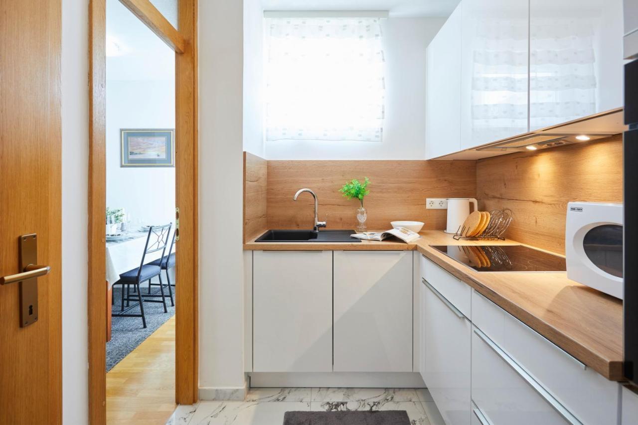 זאגרב Spacious 2Bdr Apartment Near Business District מראה חיצוני תמונה
