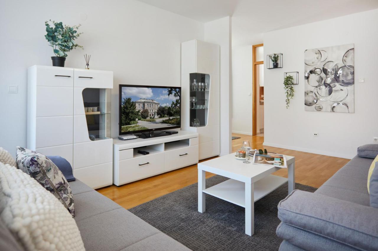 זאגרב Spacious 2Bdr Apartment Near Business District מראה חיצוני תמונה