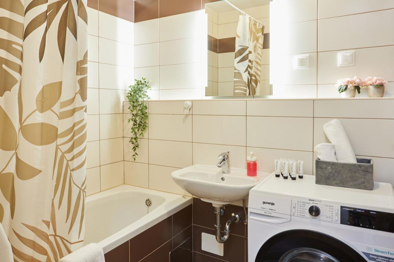 זאגרב Spacious 2Bdr Apartment Near Business District מראה חיצוני תמונה