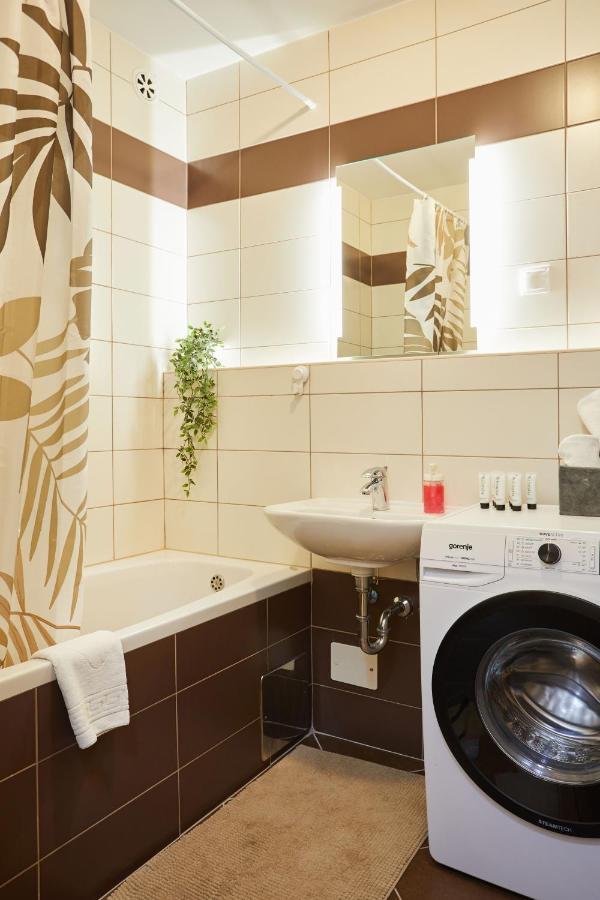 זאגרב Spacious 2Bdr Apartment Near Business District מראה חיצוני תמונה